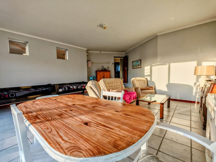 4 Bedroom Property for Sale in De Kelders Western Cape